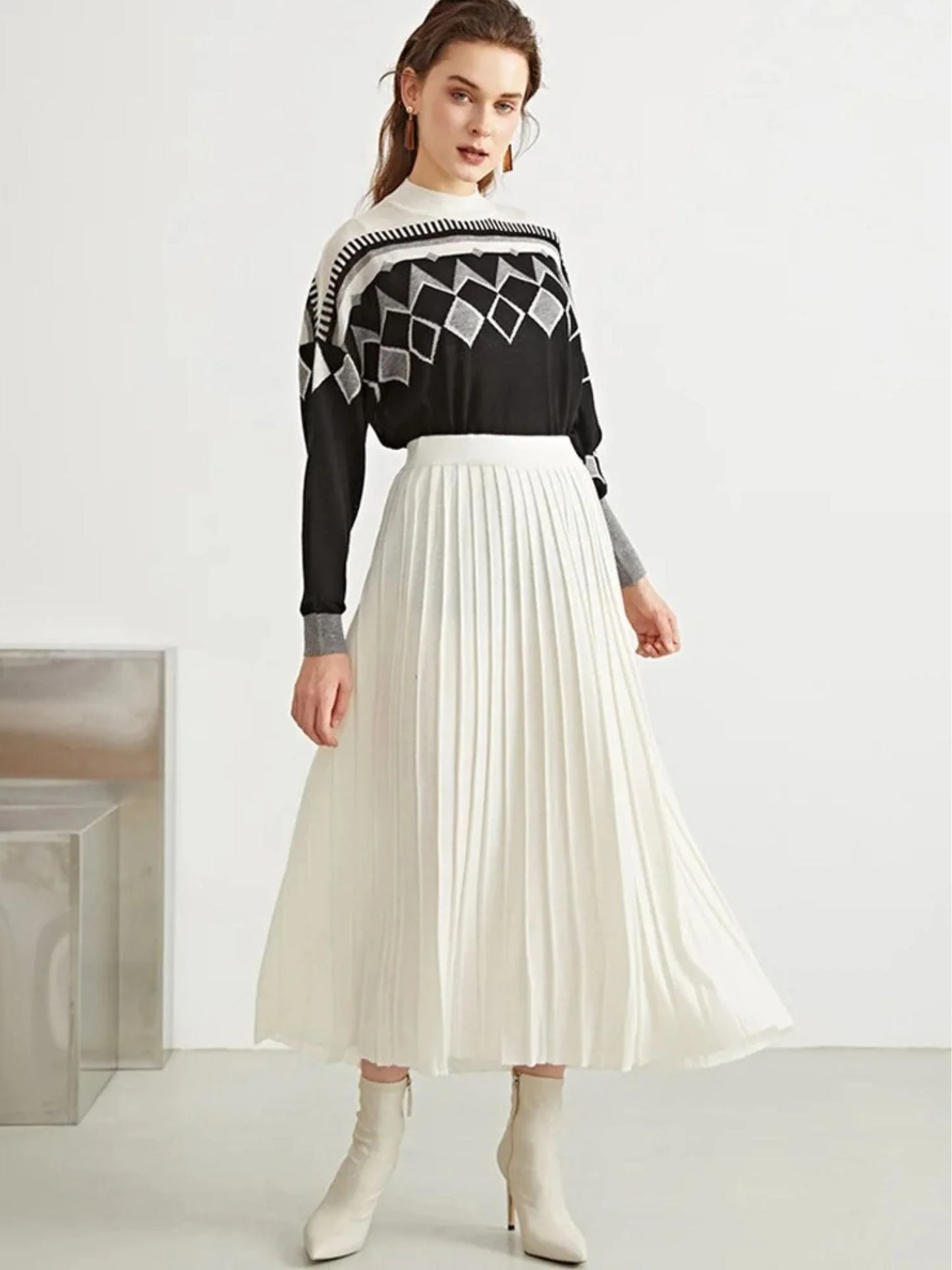 Pleated Long Skirt in Wool Blend
